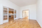 Prodej velkorysého 3+1 (115,2 m2) se sdílenou zahradou, cena 11890000 CZK / objekt, nabízí City Home Group, s.r.o.