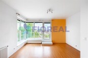 Pronájem bytu 1+kk/T, 41m2, Praha 22-Uhříněves, Metro A, C, cena 13800 CZK / objekt / měsíc, nabízí Fioreal