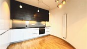 Pronájem bytu 3kk, 72m2 + 17m2 terasa, ul. Olgy Havlové, Praha 3, cena 37000 CZK / objekt / měsíc, nabízí CENTURY 21 Premium